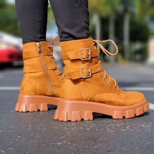 Womens Tan SU Combat Ankle Boots Lace Up Heeled Booties